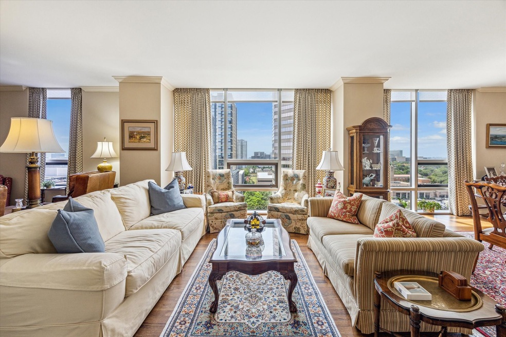 LIVING ROOM (28'x13') Floor to ceiling windows gra