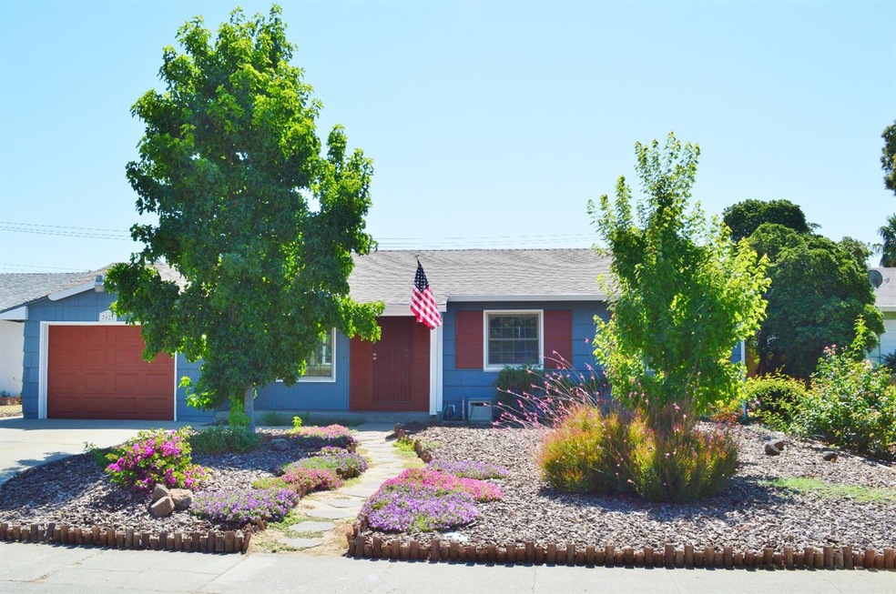 7621 Circle Pkwy, Sacramento, CA 95823 - photo 1