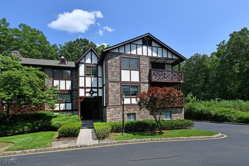 3112 Stowe Ln unit 3112, Mahwah, NJ 07430 - photo 1