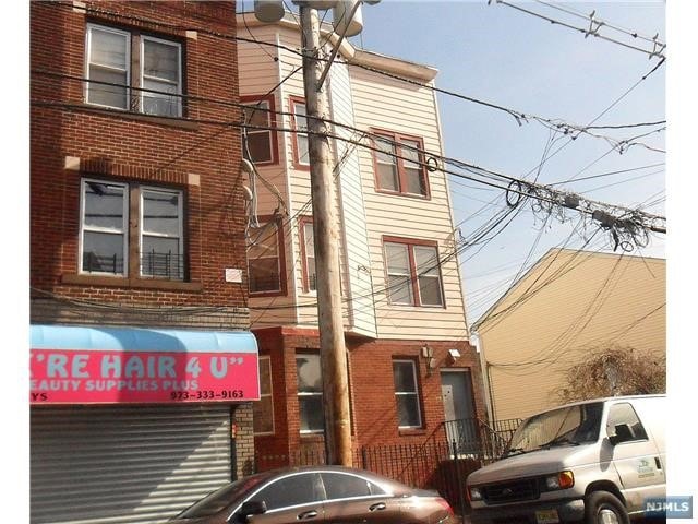261-263 Rosa Parks Blvd unit 5, Paterson, NJ 07501 - photo 1