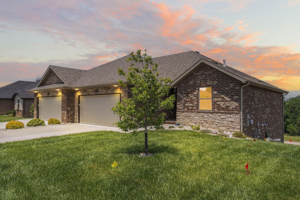 827 E Crystal Ave, Nixa, MO 65714 - photo 1