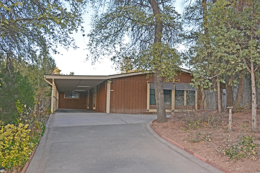 213 N Whiting Circle_