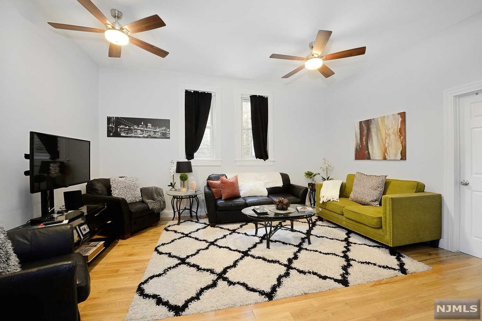 104 Maple St unit 3, Weehawken, NJ 07086 - photo 1