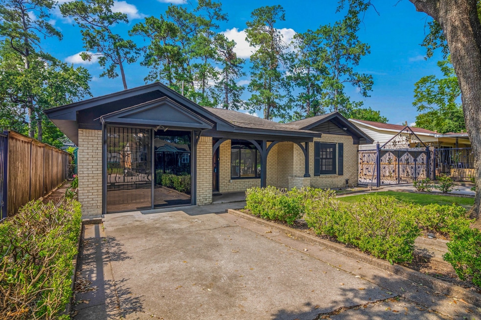 311 Eleanor St, Houston, TX 77009 - photo 1