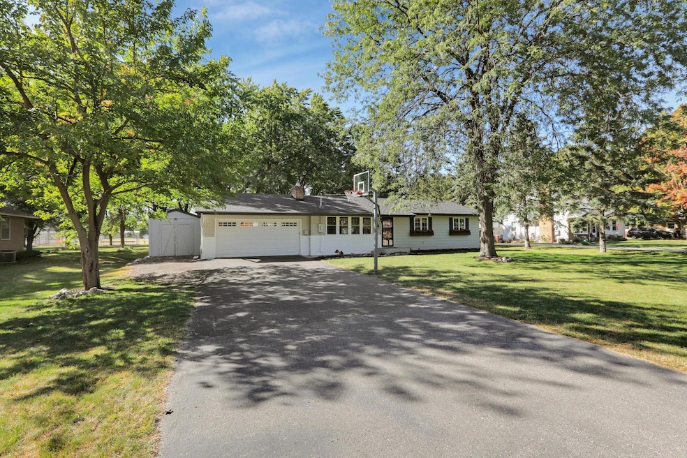 1725 Howard Ave, Maple Plain, MN 55359 - photo 1