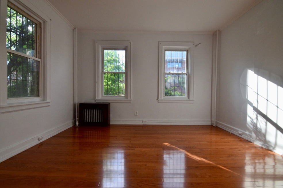 31-61 47th St unit 1, Astoria, NY 11103 - photo 1