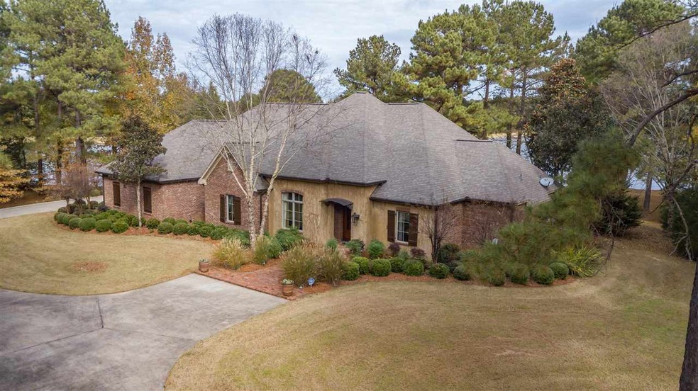 621 Johnstone Dr, Madison, MS 39110 - photo 1