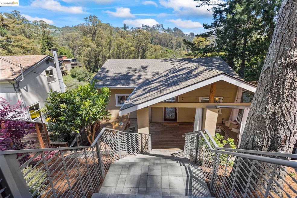 6220 Valley View Rd, Oakland, CA 94611 - photo 1