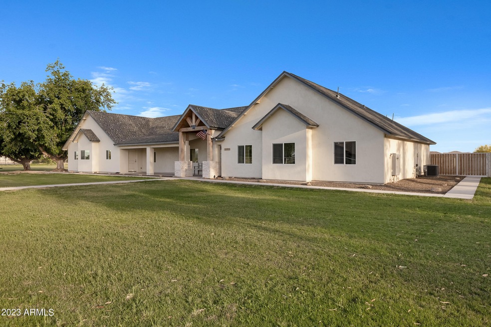 22929 E Munoz St, Queen Creek, AZ 85142 - photo 1