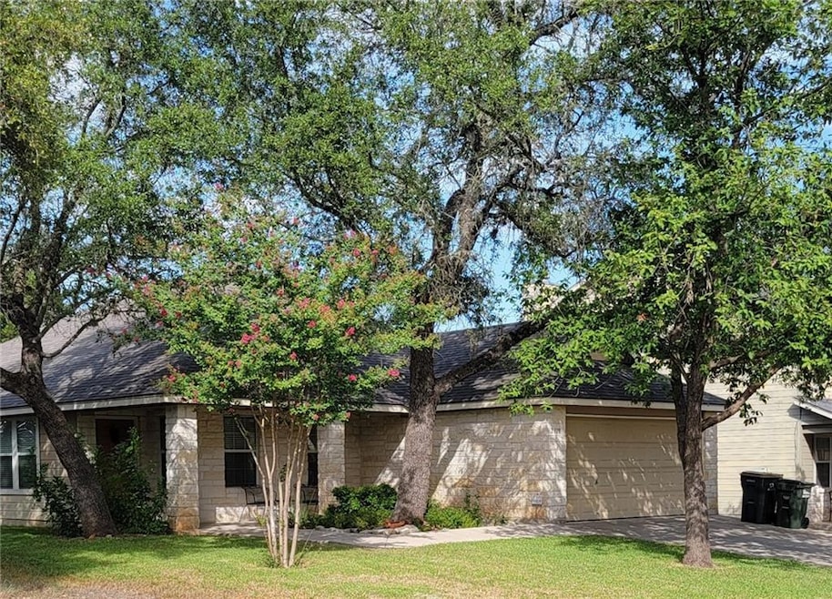 2109 Northview Dr, San Marcos, TX 78666 - photo 1