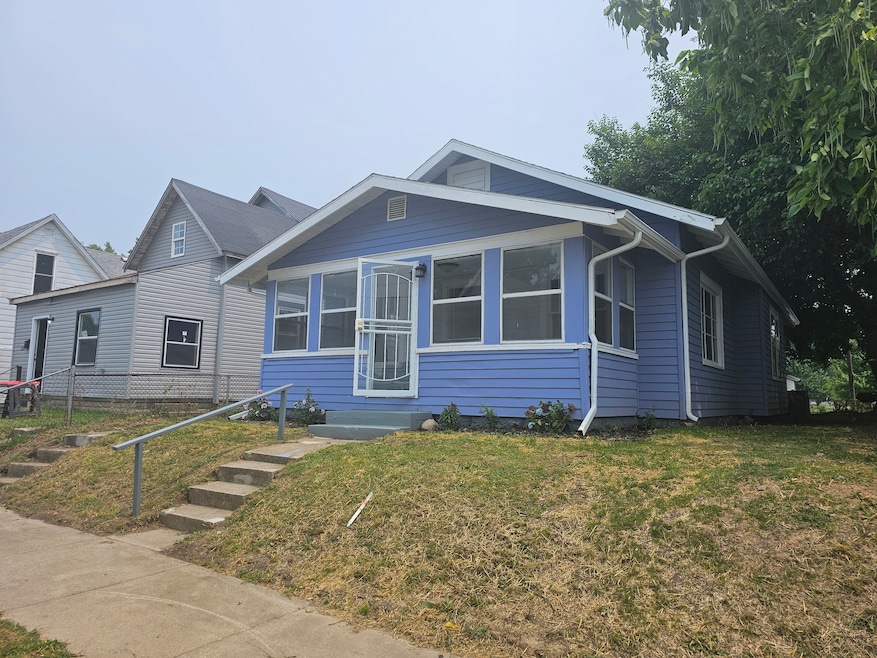 2234 E Lynn St, Anderson, IN 46016 - photo 1