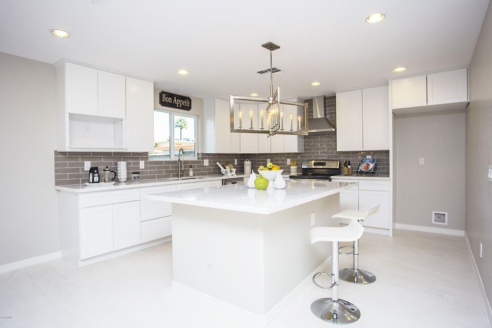 740 E Rose Ln Phoenix AZ