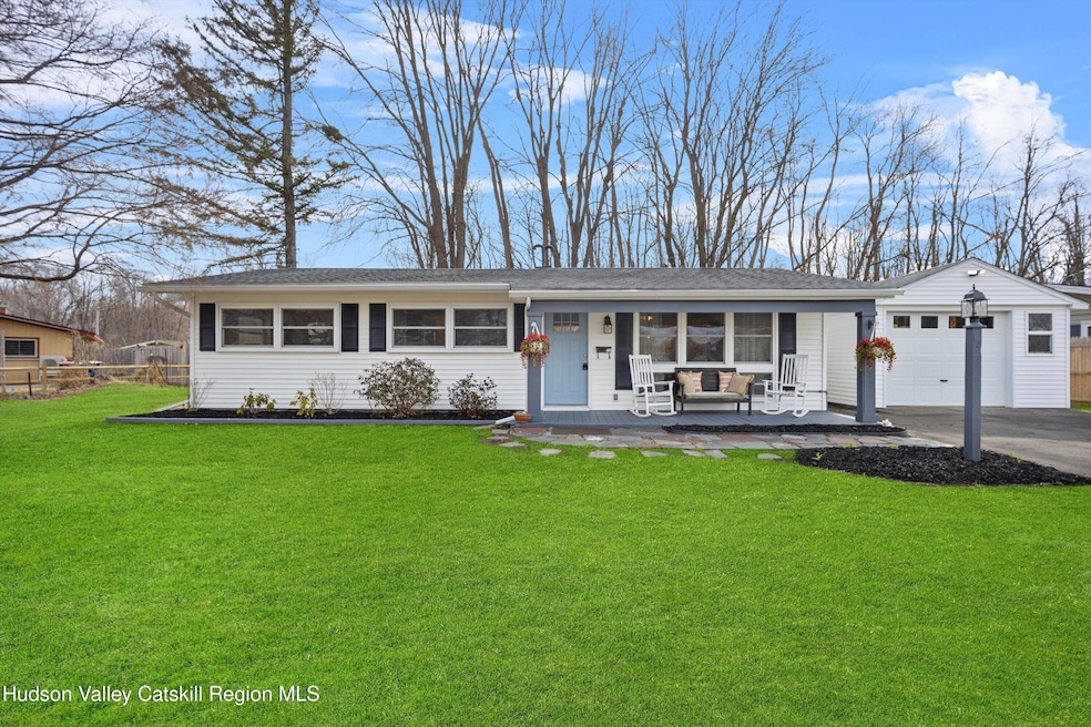 13 Cornell Ave, Red Hook, NY 12571 - photo 1