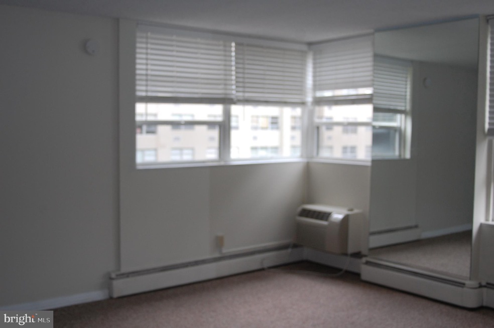 Radnor House unit 406, Bryn Mawr, PA 19010 - photo 1