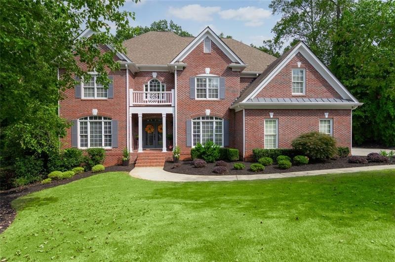 Gorgeous Estate Home on 1 acre lot.
