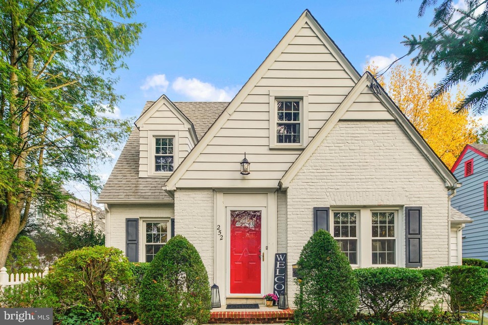 252 Crystal Lake Ave, Audubon, NJ 08106 - photo 1