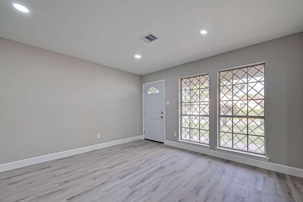 9830 Degas Ln, Houston, TX 77016 - photo 1