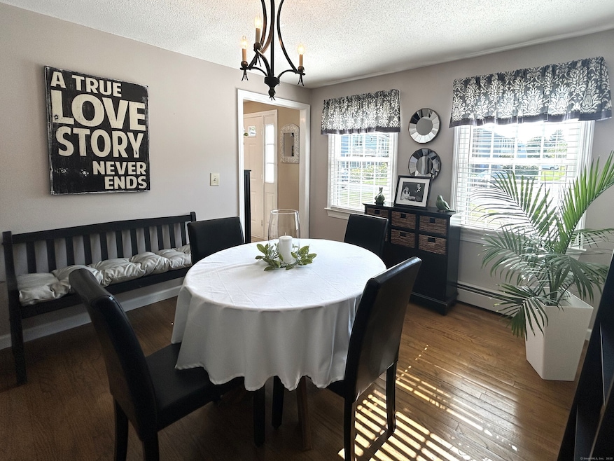 77 Lindsey Rd, Middletown, CT 06457 - photo 1