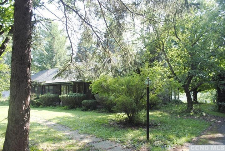 87 Country Club Dr, Red Hook, NY 12571 - photo 1