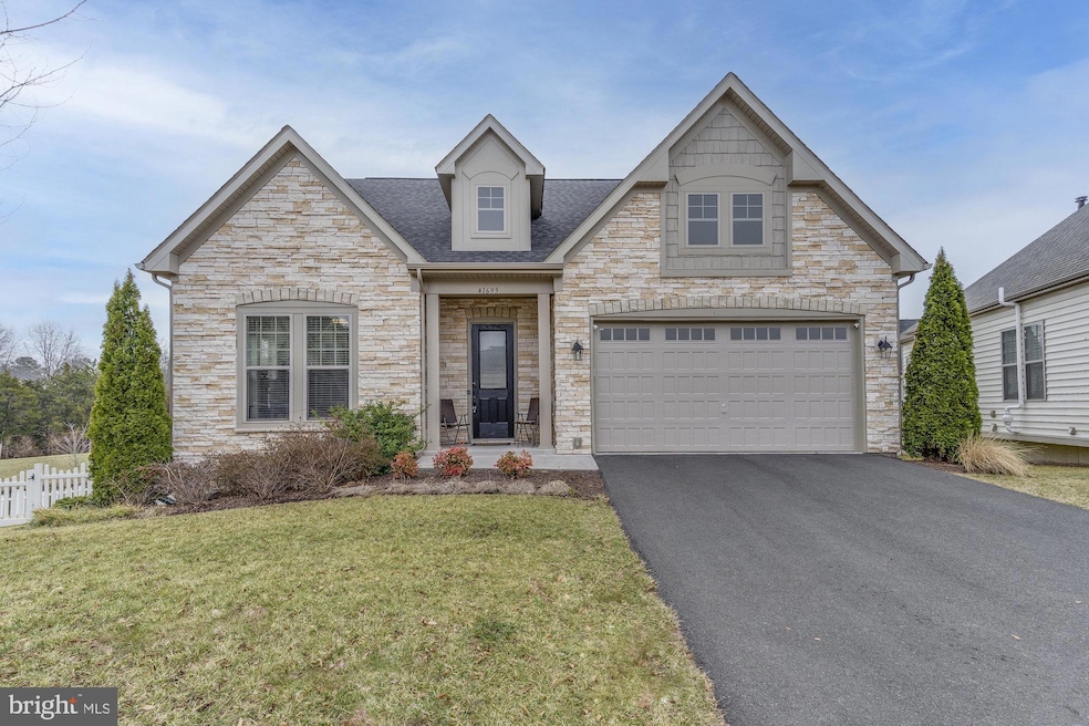 41695 Brookebourough Ct, Aldie, VA 20105 - photo 1