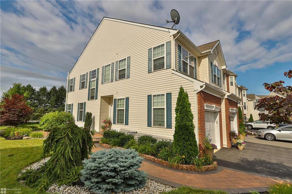 5352 Spring Ridge Dr E, Macungie, PA 18062 - photo 1