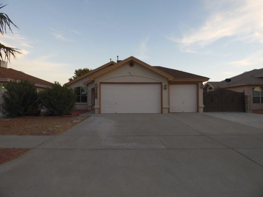 14016 Lago Seco Dr, Horizon City, TX 79928 - photo 1