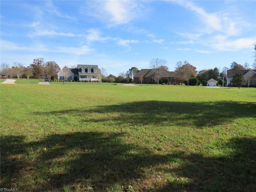 142 Donsdale Dr, Statesville, NC 28625 - photo 1