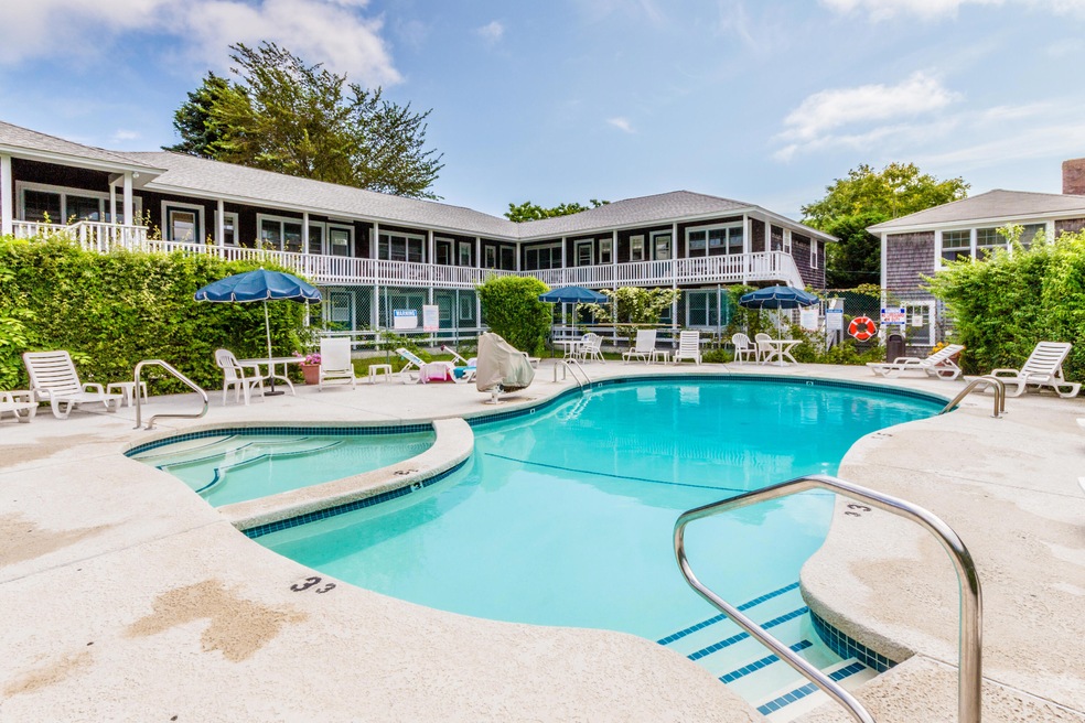 Pool Edgartown Commons