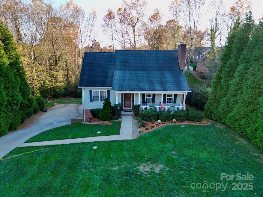 1002 4th St NE, Conover, NC 28613 - photo 1