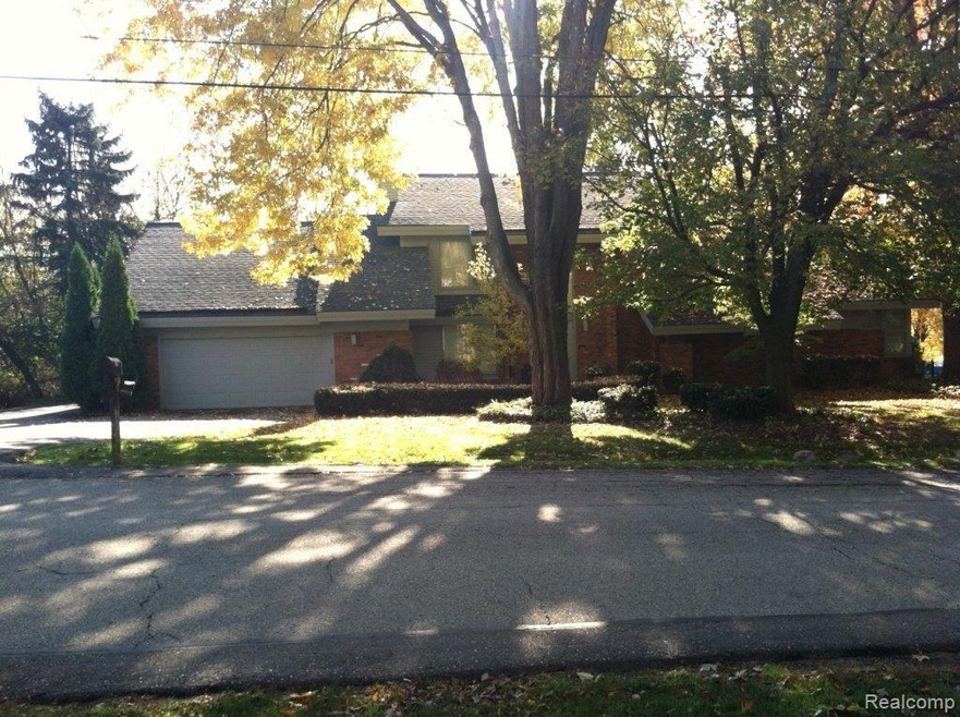 2031 Long Lake Shore Dr