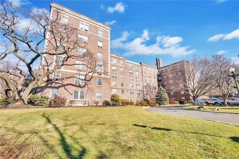 Washington Irving Gardens Apartments unit 3-C, Tarrytown, NY 10591 - photo 1