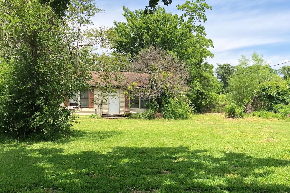 This is being sold for lot value only. Home is a tear down. This is front of lot.