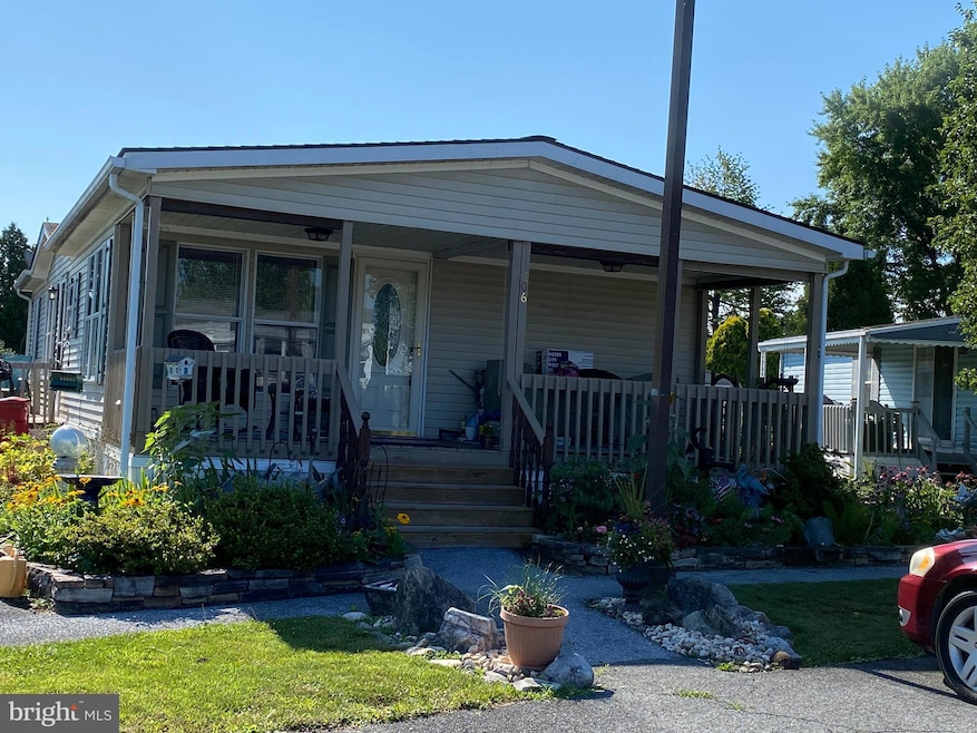 206 Knollwood Ln, Reading, PA 19606 - photo 1