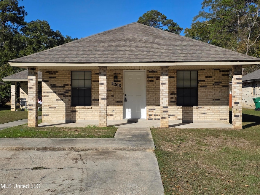 2208 S McGeehee Ln, Picayune, MS 39466 - photo 1