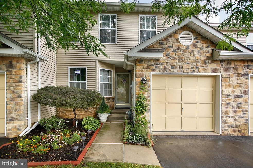 102 Heskers Ct, Monmouth Junction, NJ 08852 - photo 1