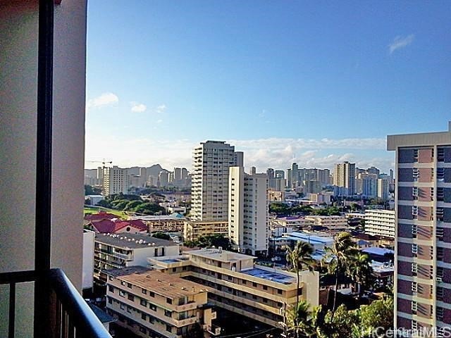 Diamond Head and City views from lanai
