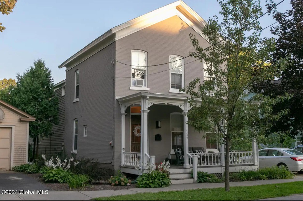 154 Regent St, Saratoga Springs, NY 12866 - photo 1