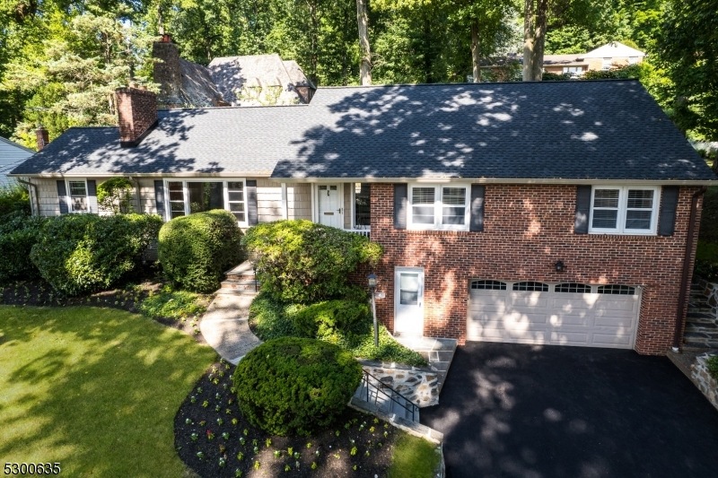 4 Highwood Rd, West Orange, NJ 07052 - photo 1