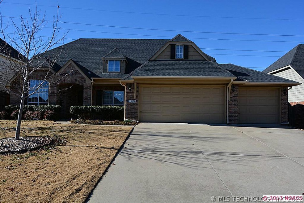 Beautiful Home in Jenks Schools with 4 car garage