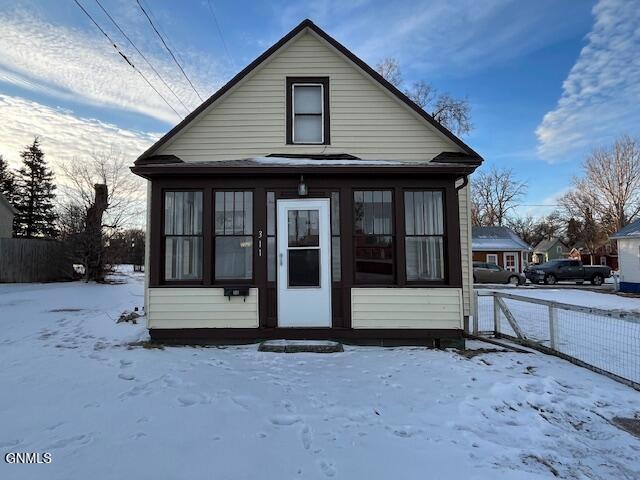 311 4th St NW, Jamestown, ND 58401 - photo 1