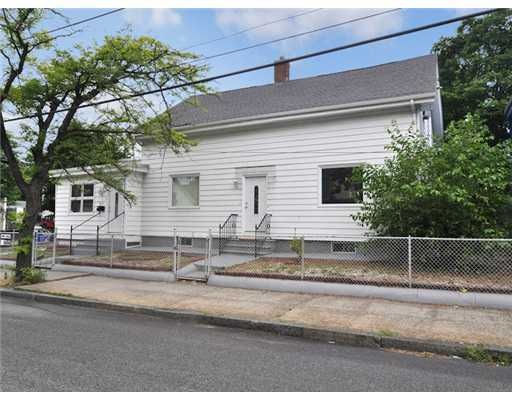 157 Barton St, Pawtucket, RI 02860 - photo 1