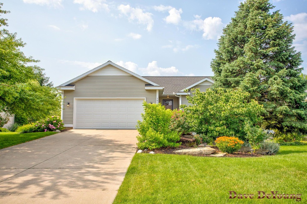 2-web-or-mls-14360 Pine Creek Dr, Hollan
