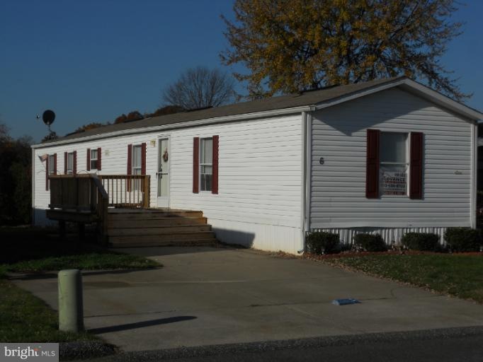 6 Clearlake Ln, Middle River, MD 21220 - photo 1