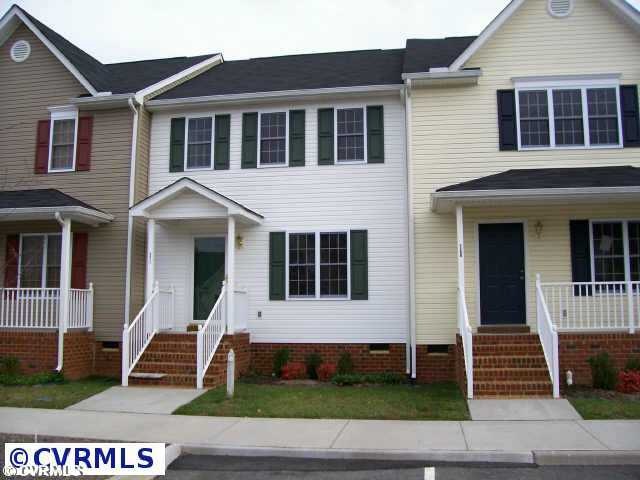 1152 Settlers Landing Dr unit 27, Tappahannock, VA 22560 - photo 1