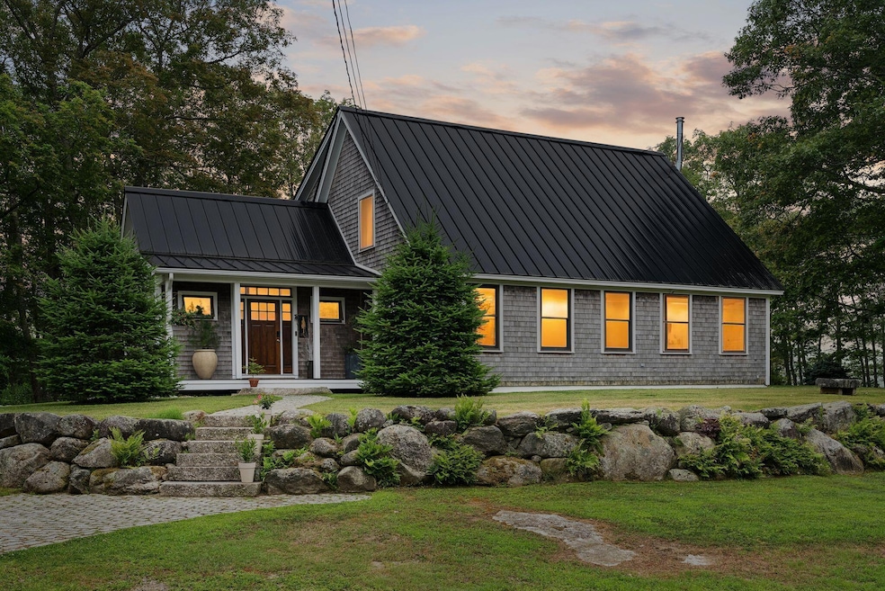 Sold $1,275,000 • Co-Listing Agent