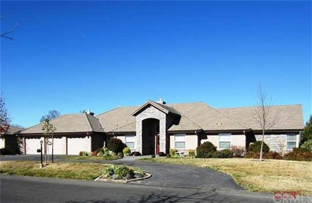 Gorgeous home in The Lakes Development!