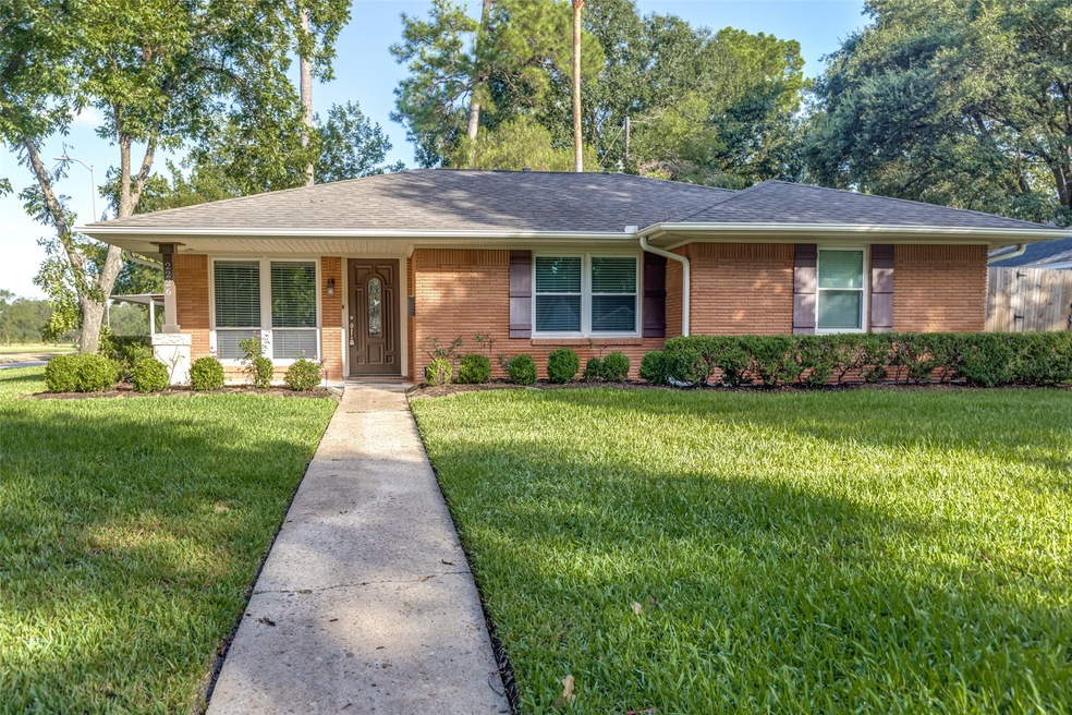 2226 Wakefield Dr, Houston, TX 77018 - photo 1