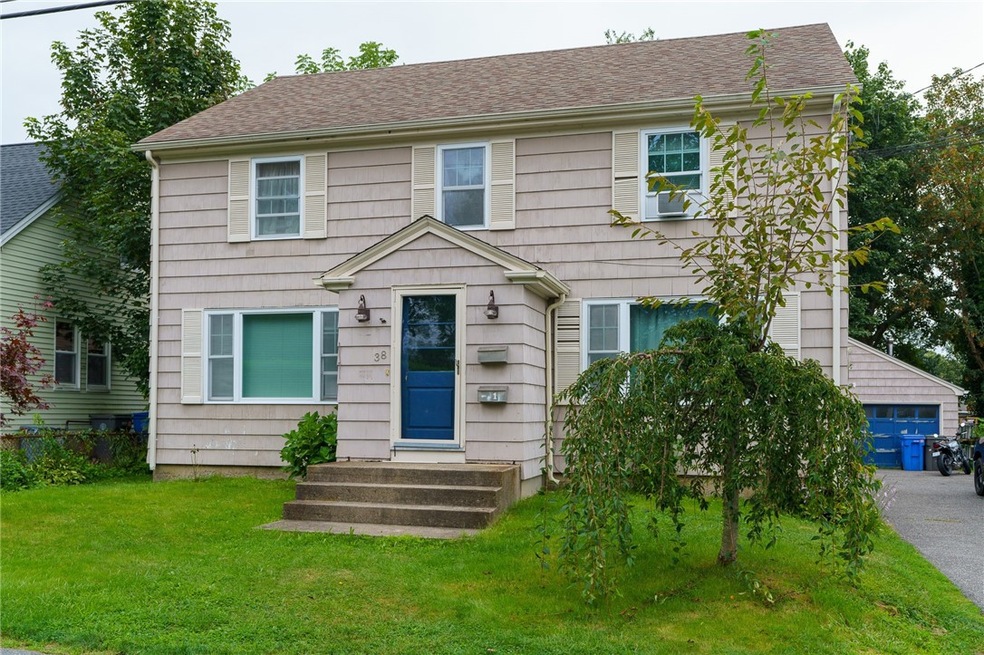 38 Freeborn St, Middletown, RI 02842 - photo 1