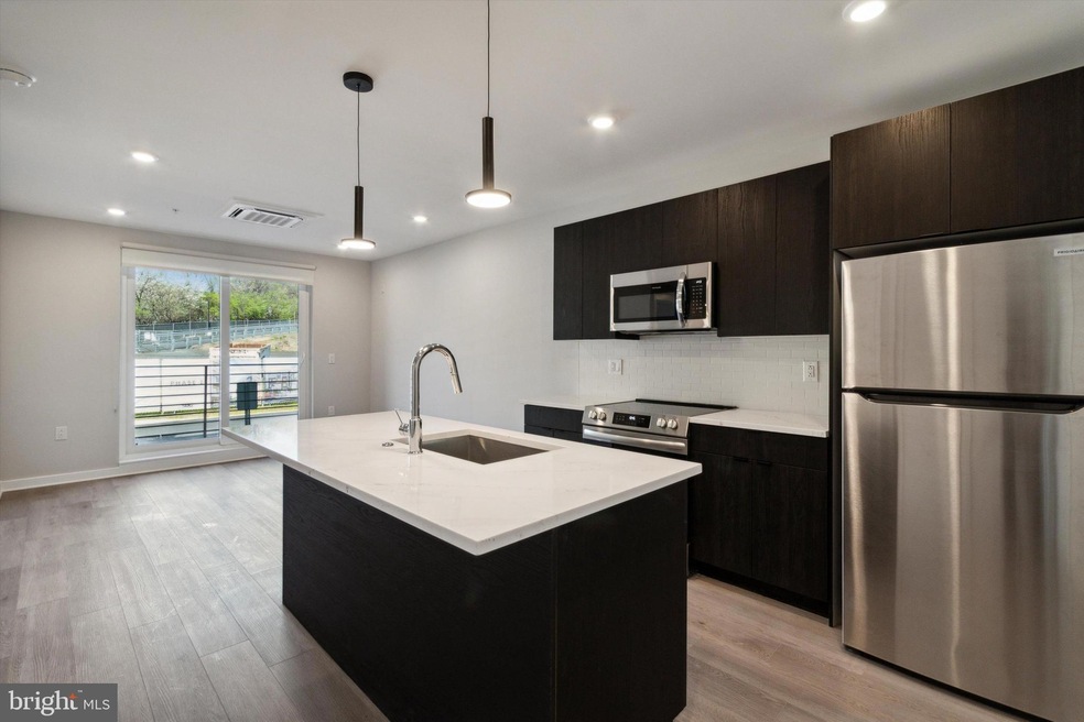 3449 Scotts Ln unit A305, Philadelphia, PA 19129 - photo 1