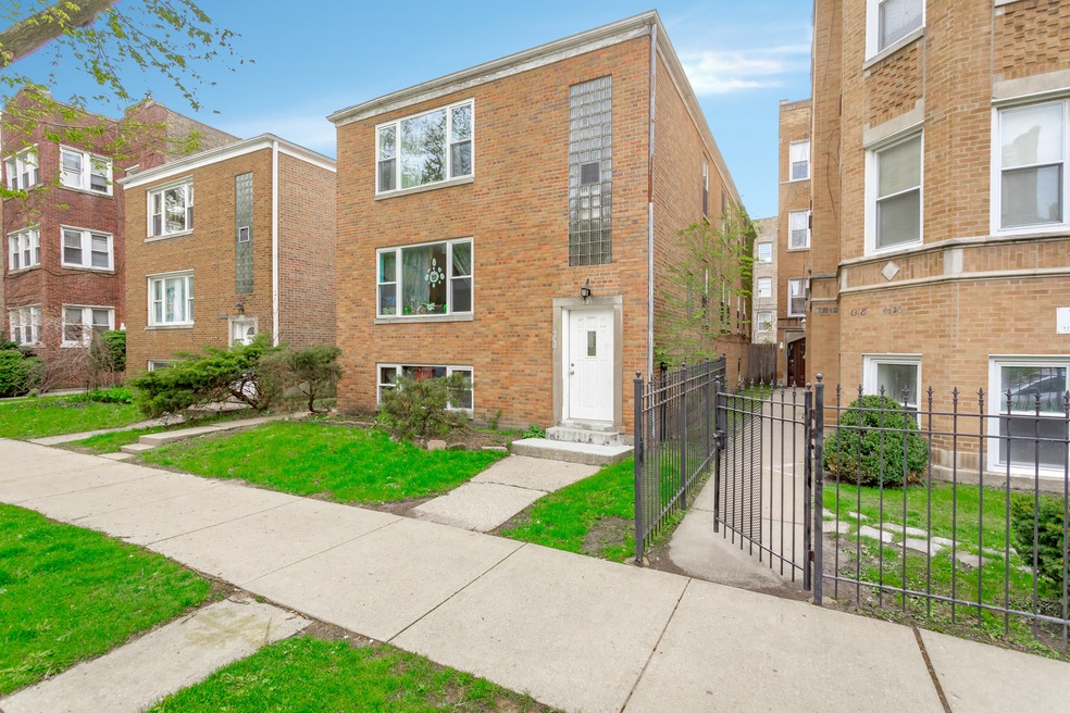 6316 N Mozart St, Chicago, IL 60659 - photo 1